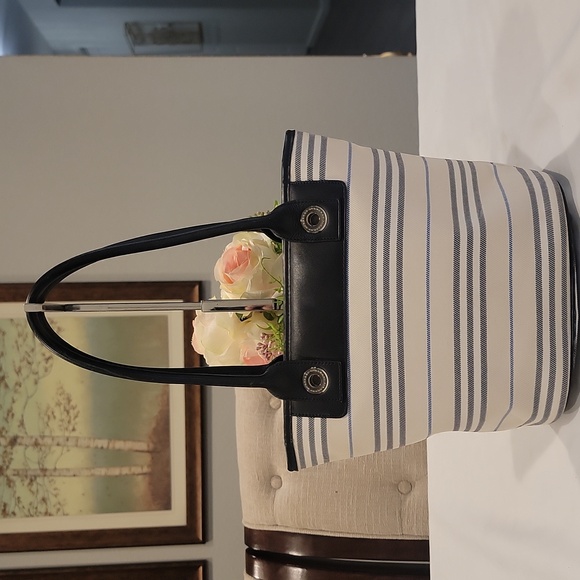 Authentic Burberry Blue Label shoulder bag - Picture 2 of 15